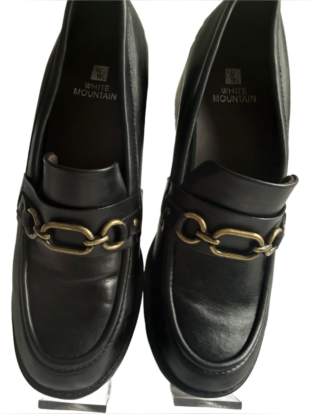White Mountain Women’s Block Heel Loafer. Size 9m